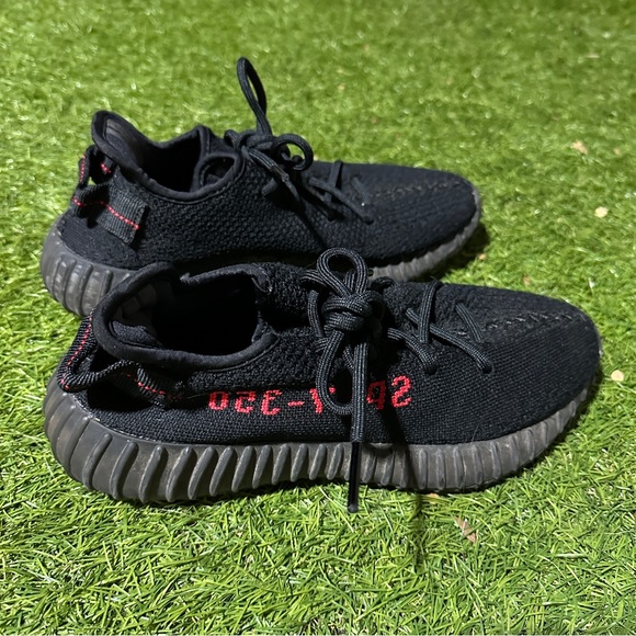 Yeezy Boost 350 V2 Black Red - Picture 3 of 6